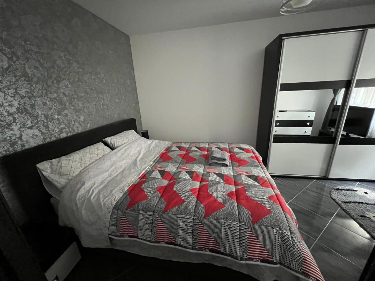 Apartament Spatios, Zona Centrala In Iasi Apartment ภายนอก รูปภาพ